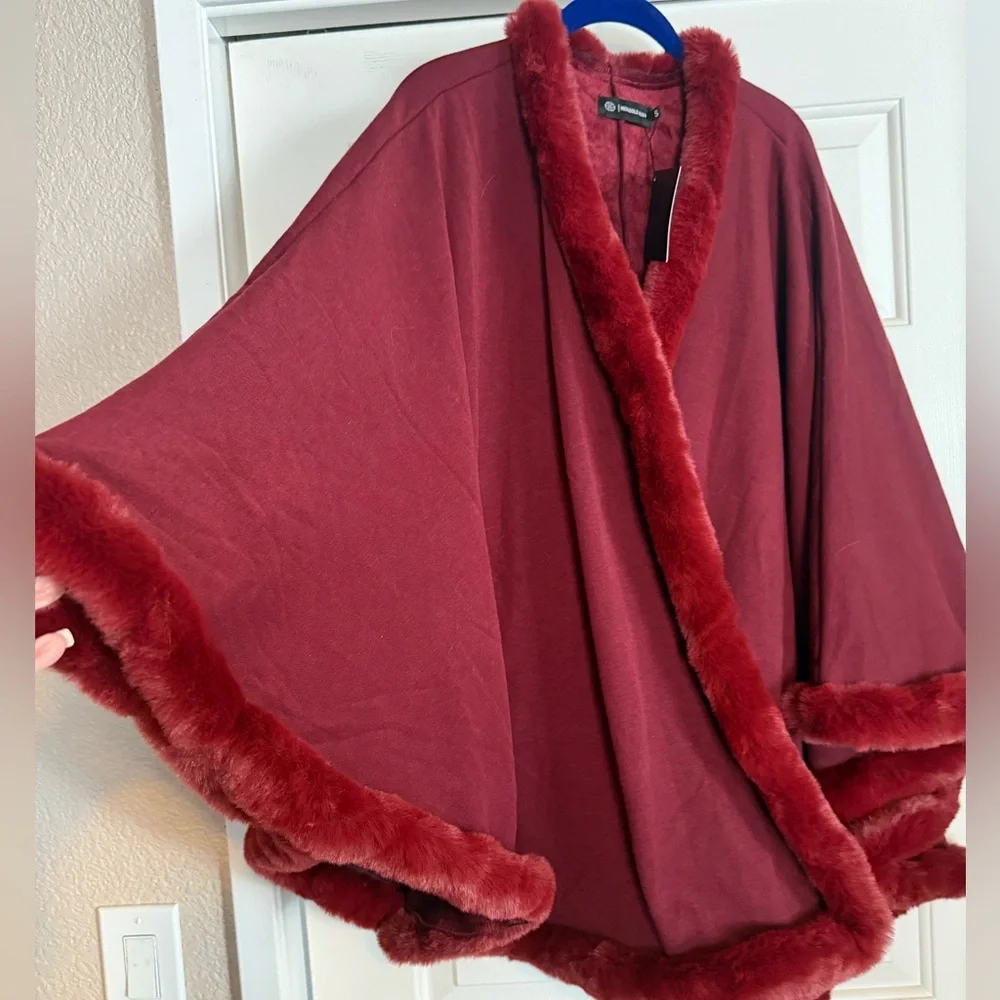 MARIGOLD KISS LUXURIOUS STUNNING OVERSIZED RED BURGUNDY FAUX FUR CAPE